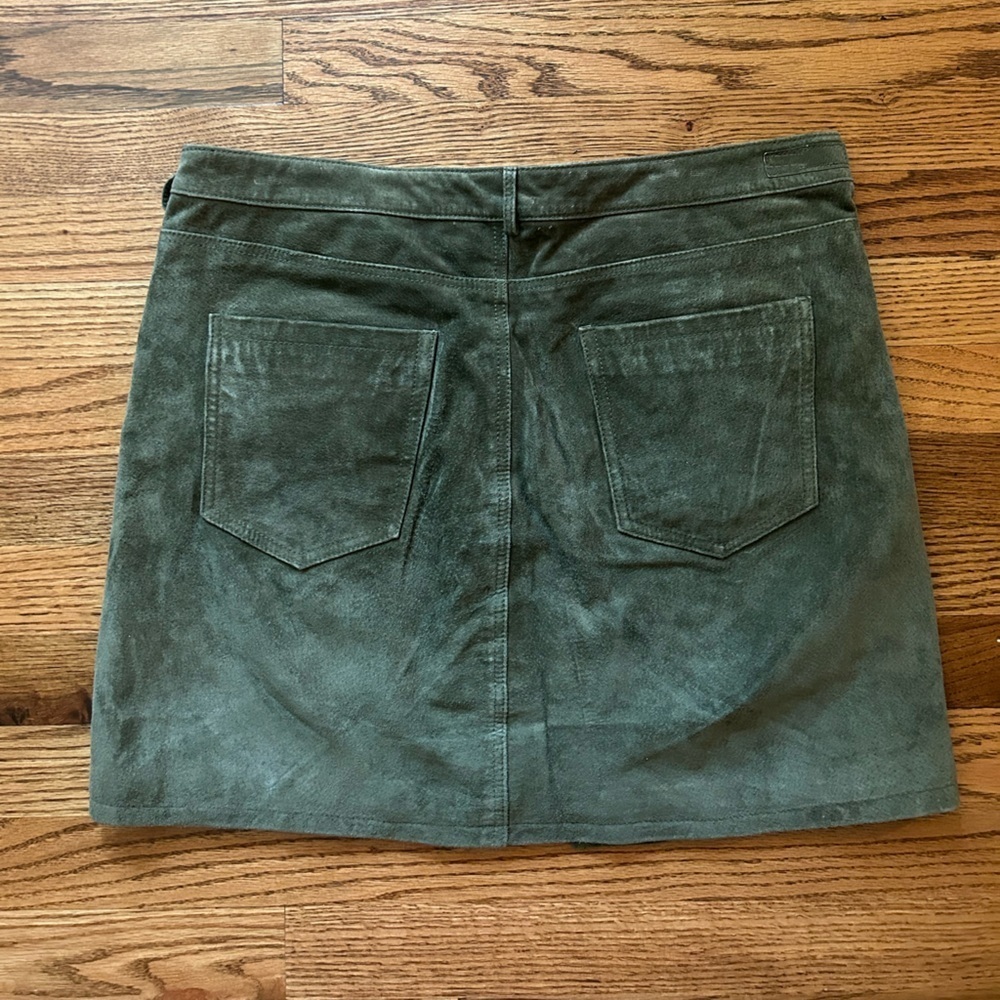 Blank NYC Suede green skirt, size 31 - Picture 3 of 3